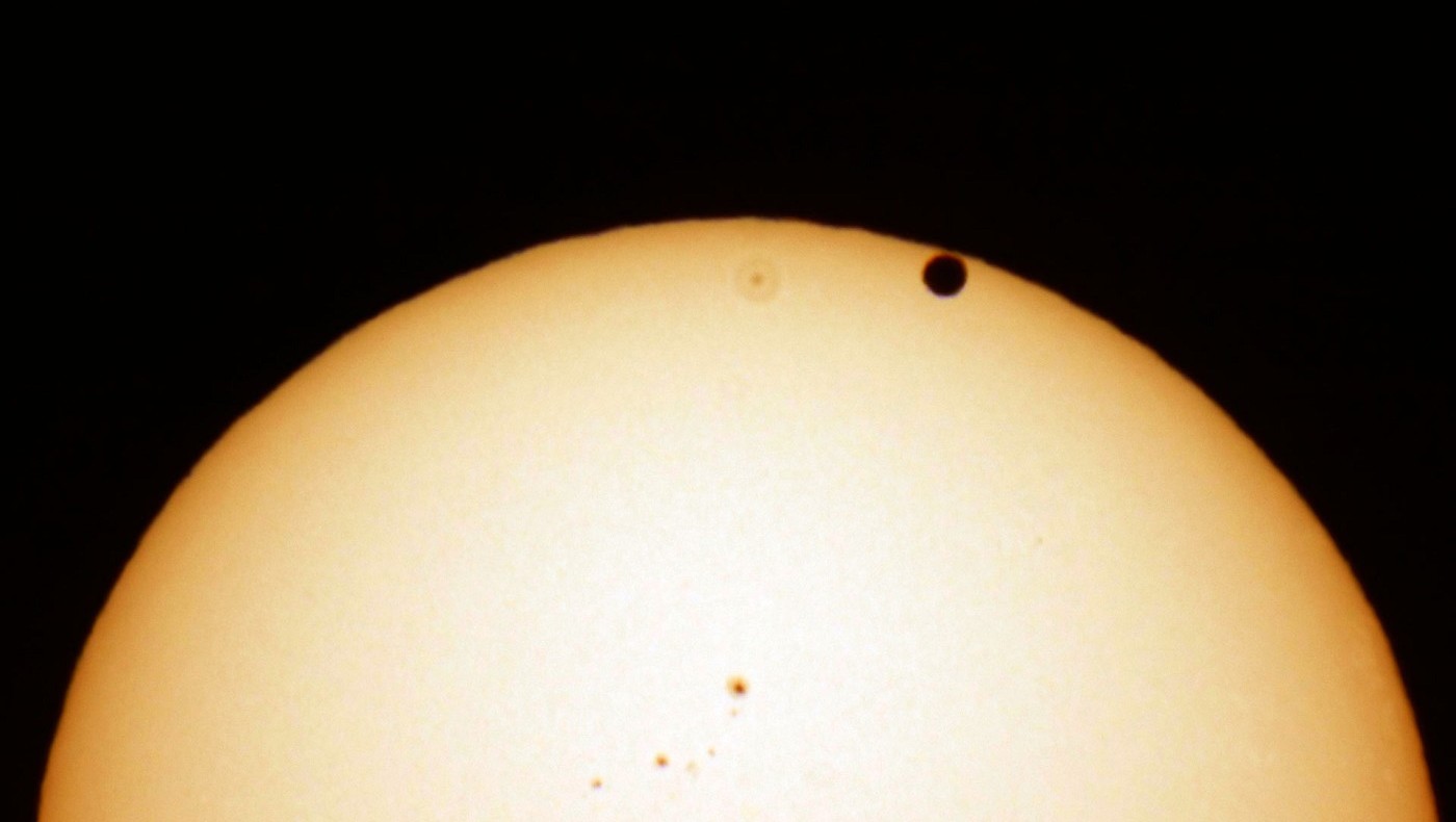6 Giugno 2012 06:39:38 - Il transito di Venere sul sole sta terminando