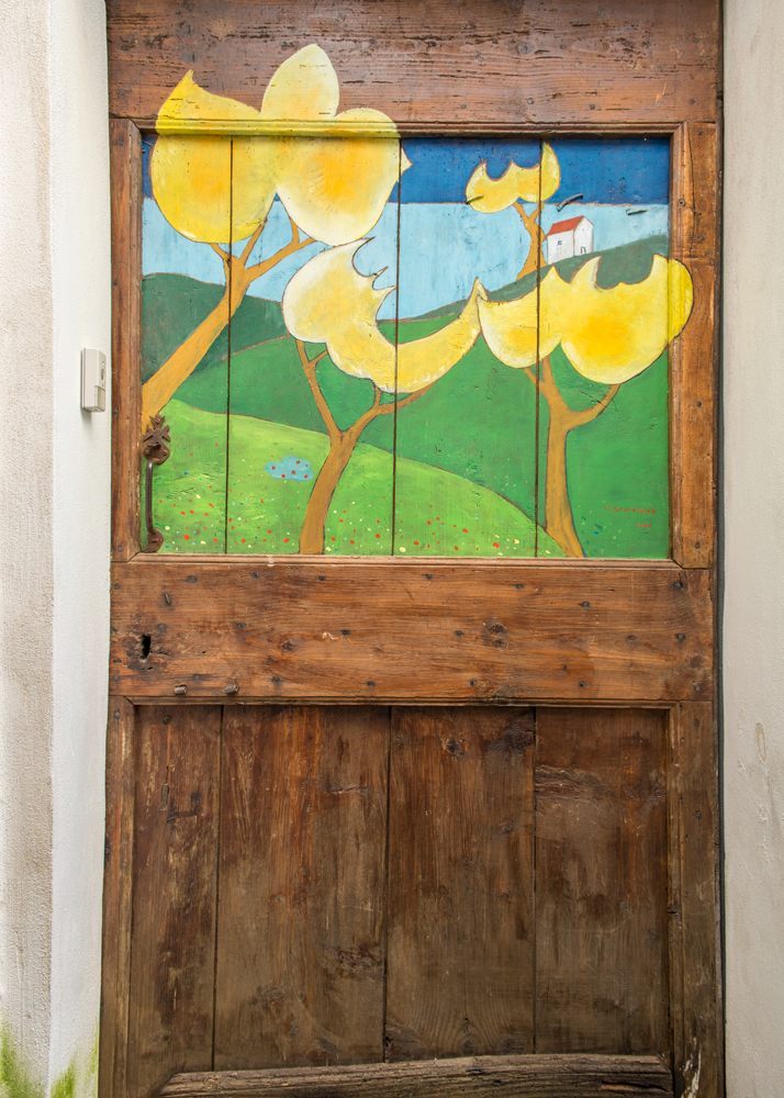 Valloria, il paese delle porte dipinte
