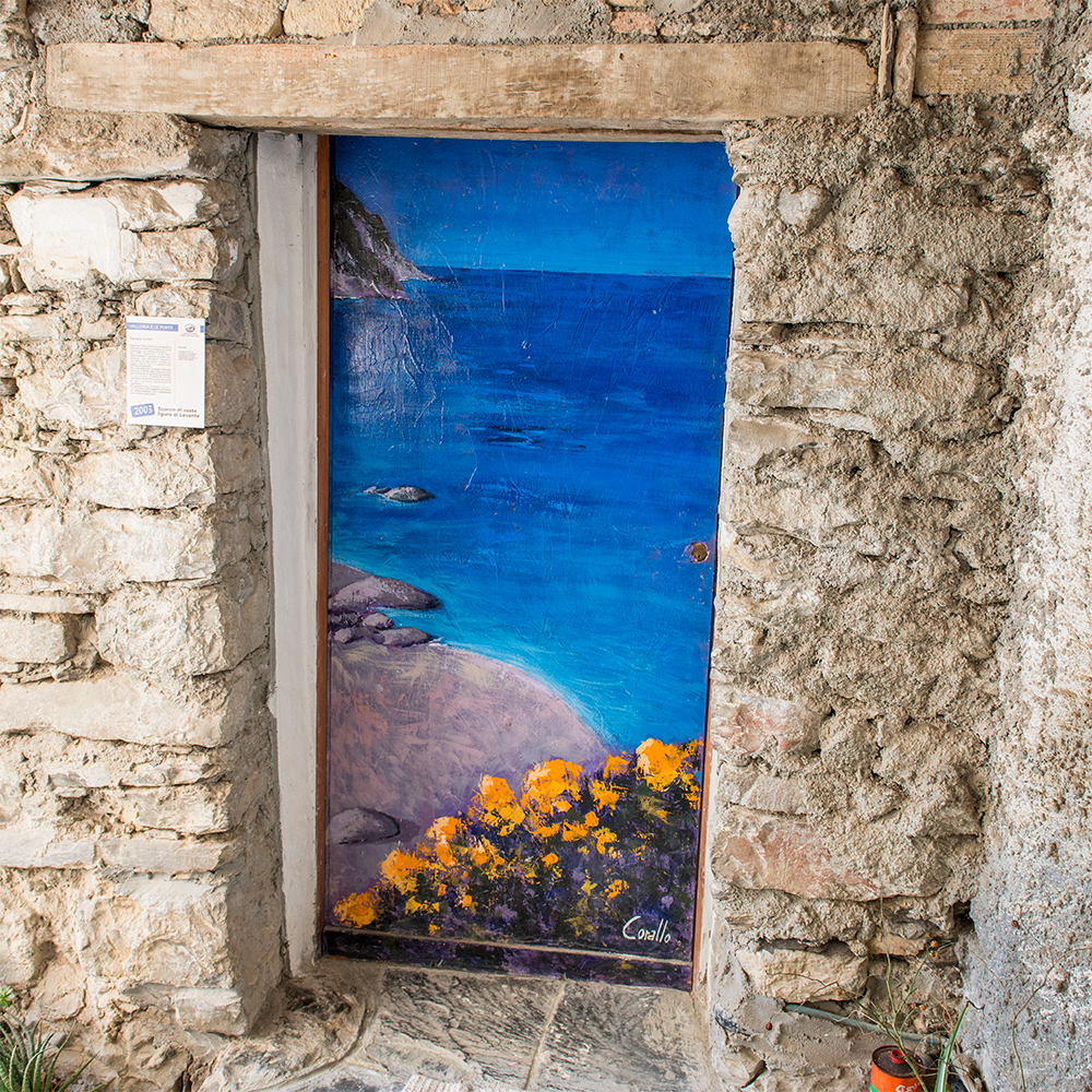 Valloria, il paese delle porte dipinte - Scorcio di costa ligure del Levante - Daniela Corallo 2003