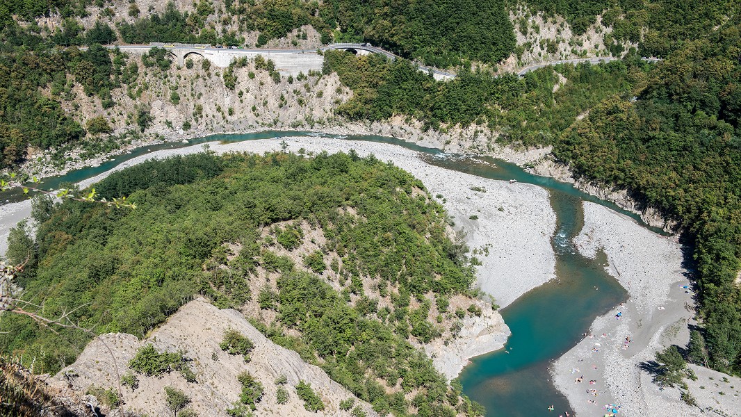 Brugnello -  vista mozzafiato sul fiume Trebbia